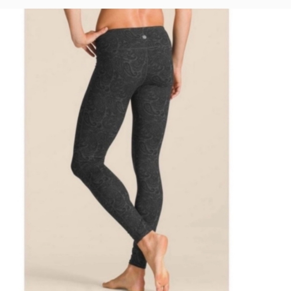 Athleta Chaturanga Women's Gray & Black Paisley Leggings Size Large Active - Picture 2 of 8